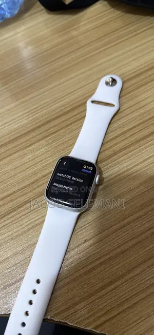 Apple Watch S8