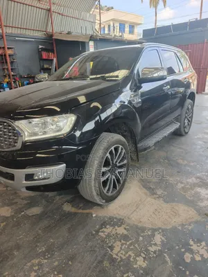 Ford Everest 2021 Black