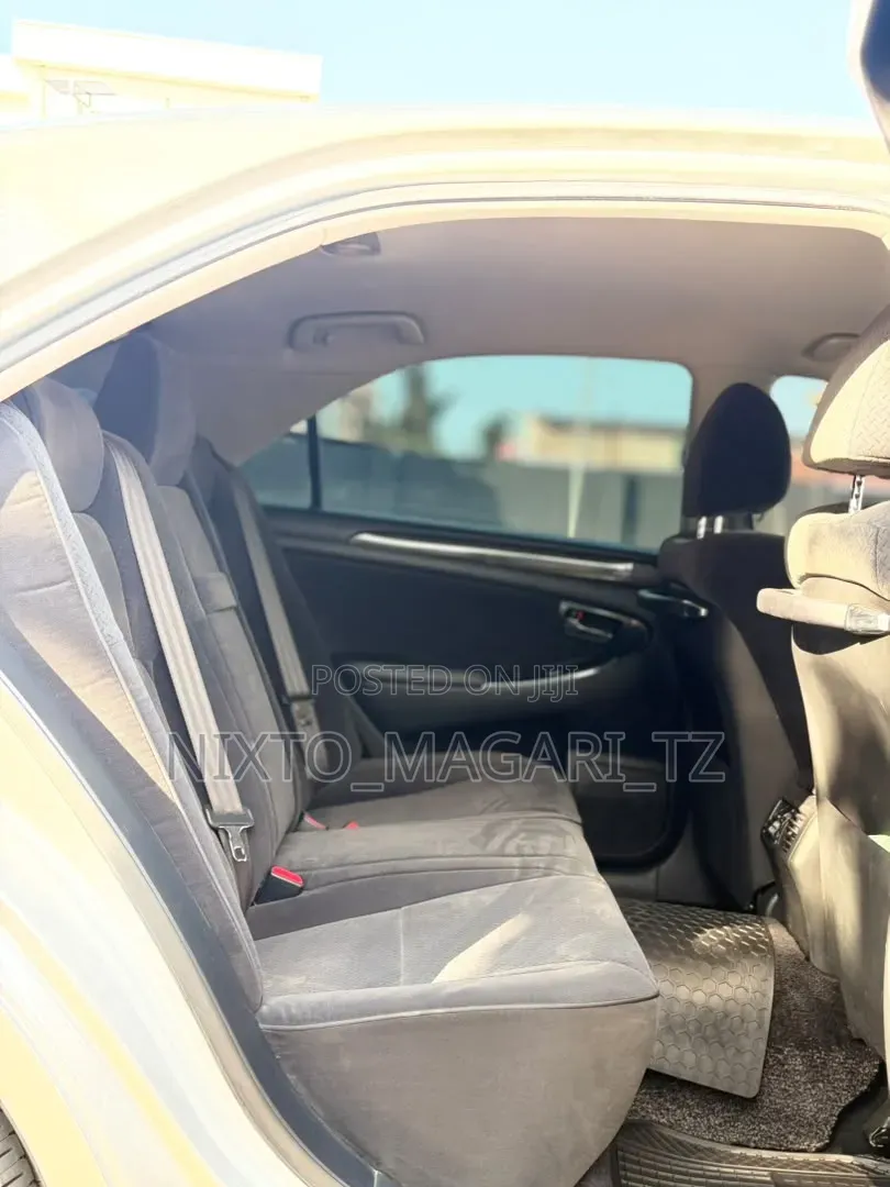 Toyota Crown 2007 Silver