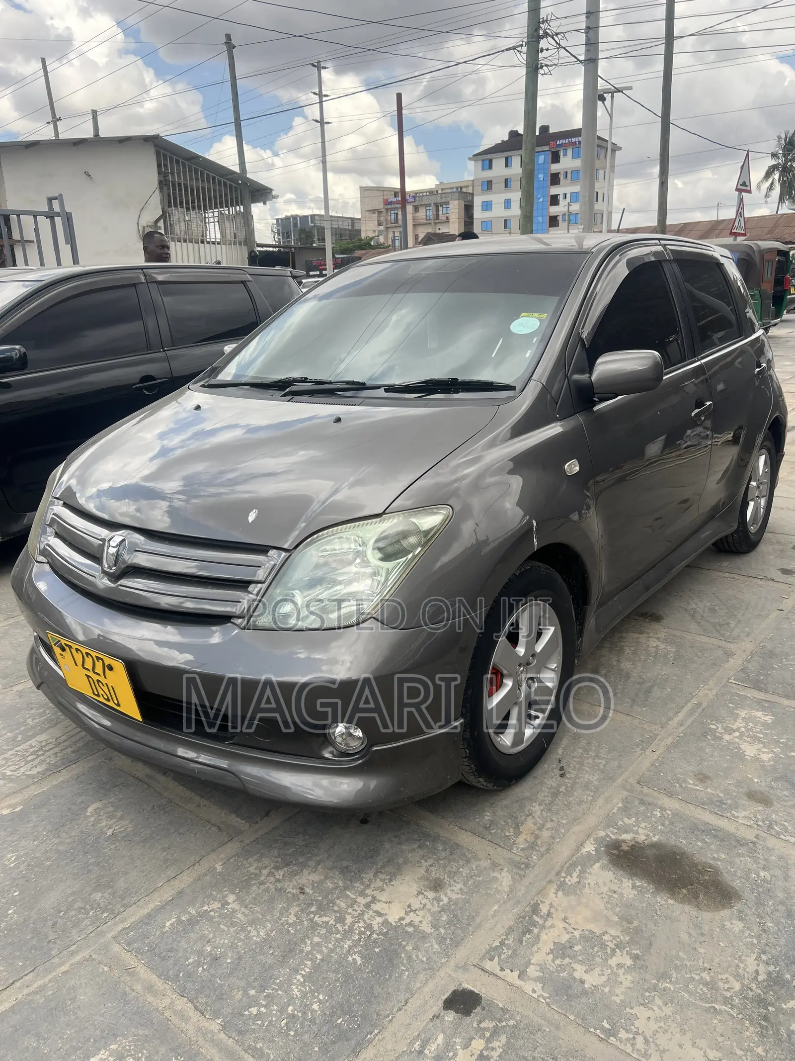 Toyota IST 2005 Gray