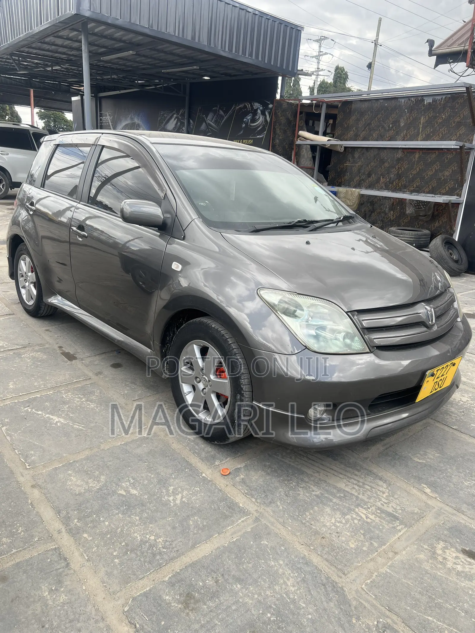 Toyota IST 2005 Gray