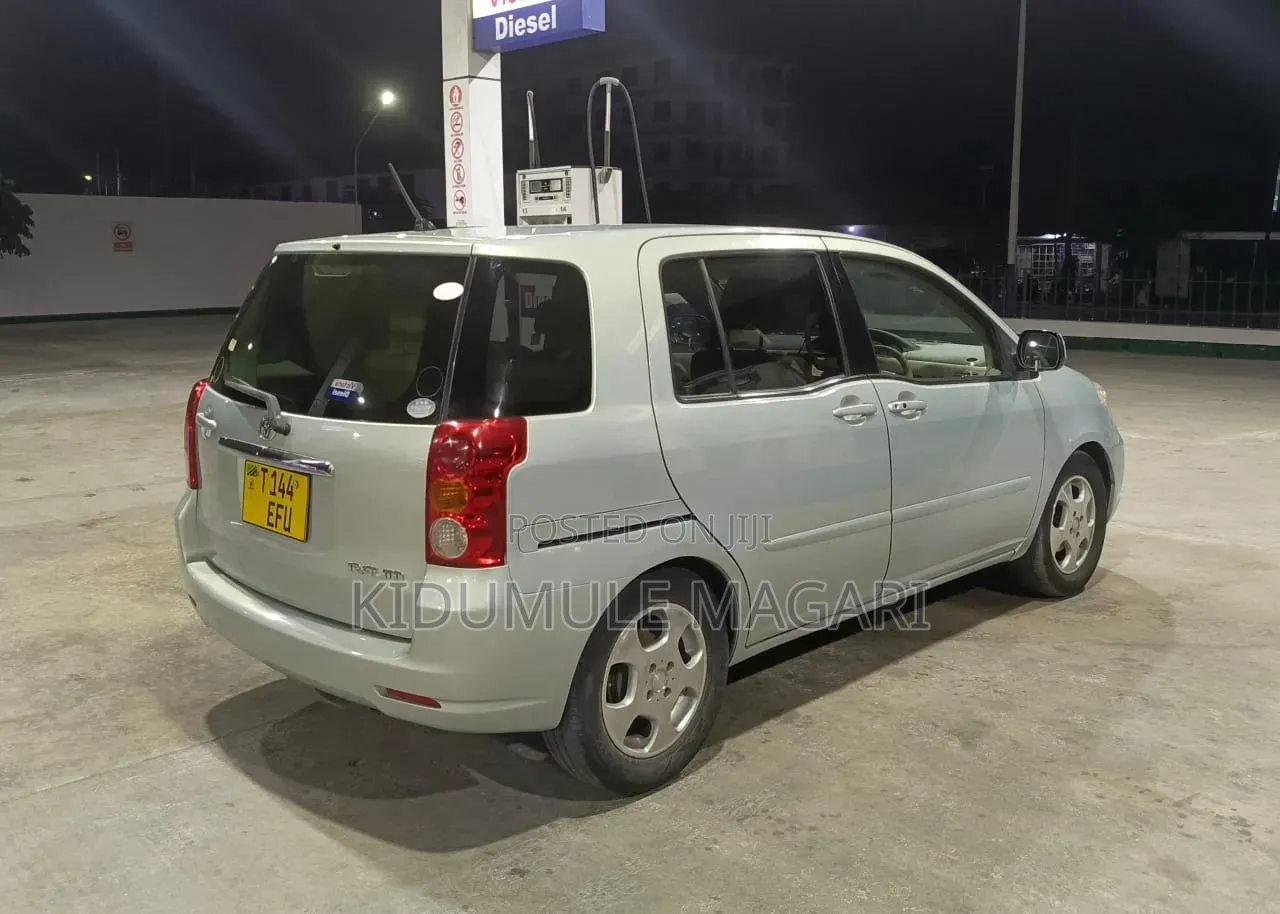 Toyota Raum 2005 Blue