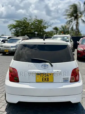 Toyota IST 2005 White