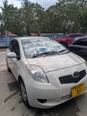 Toyota Vitz 2008 Ivory