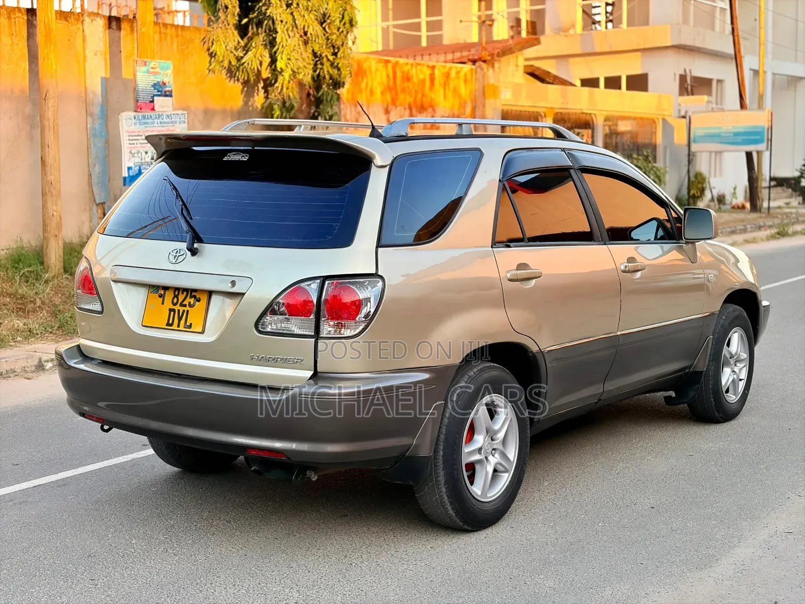 Toyota Harrier 2002 Silver