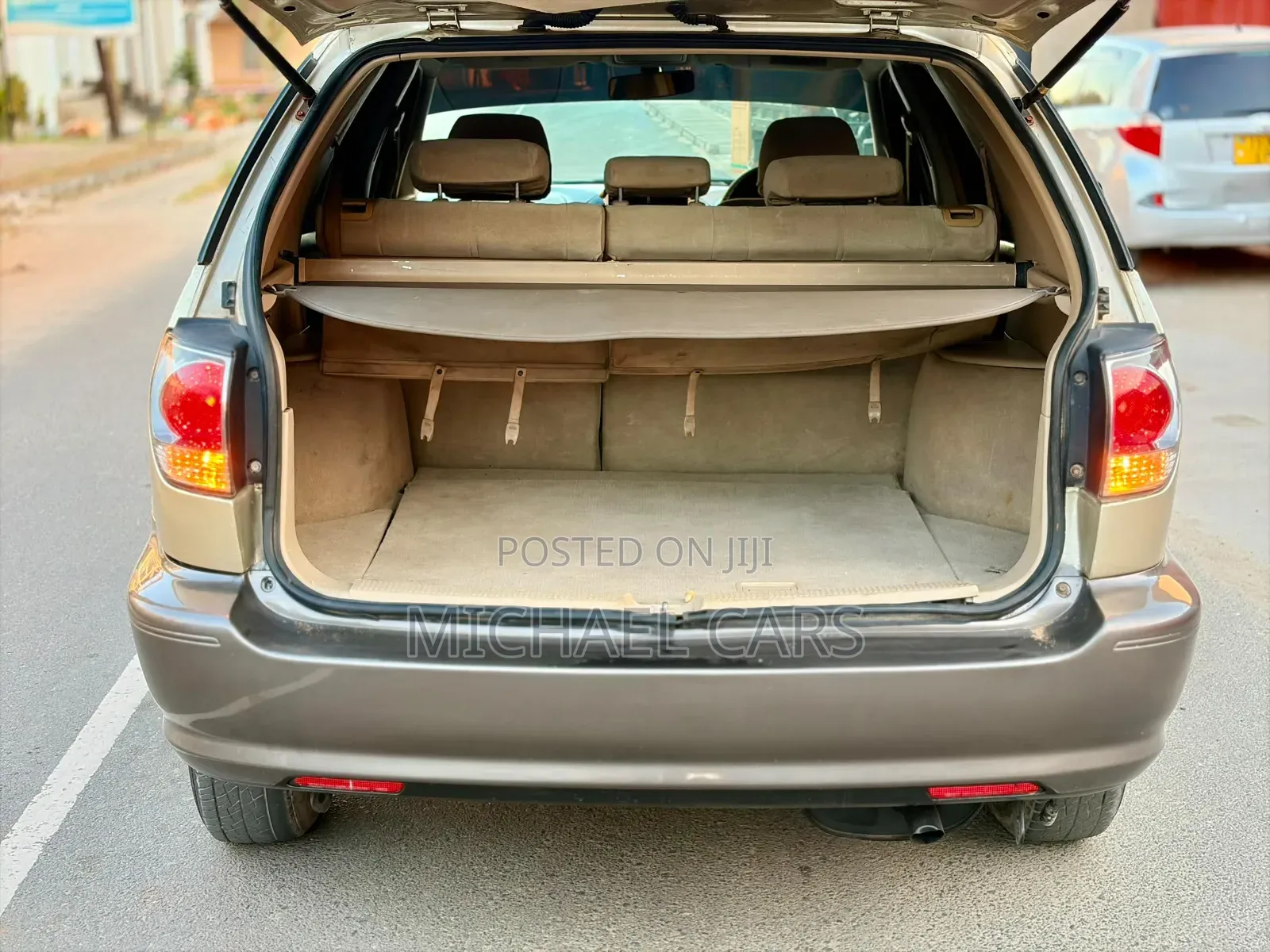 Toyota Harrier 2002 Silver