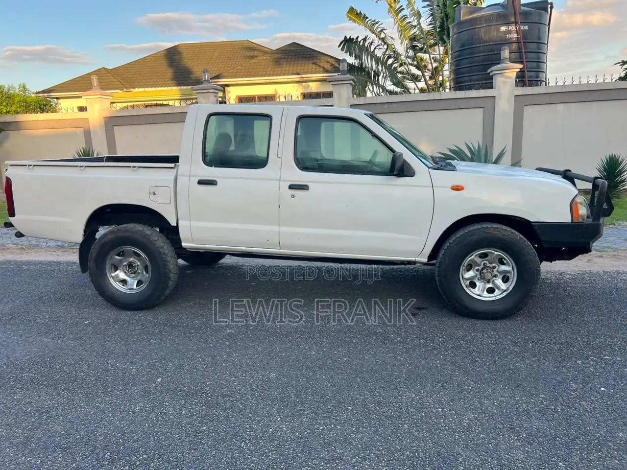 Nissan Hardbody 2012 White