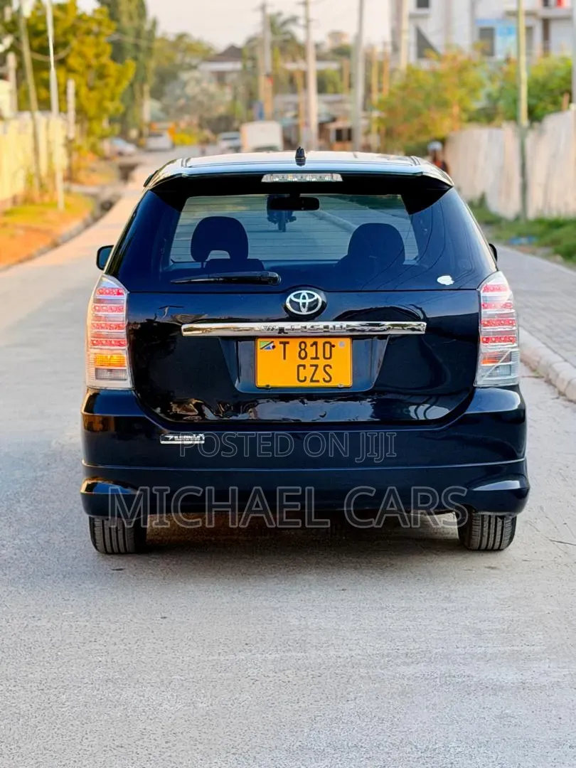 Toyota Wish 2005 Blue