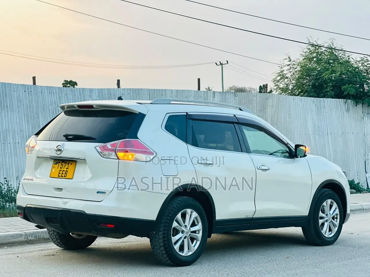 Nissan X-Trail 2.0 Petrol FWD 2013 White