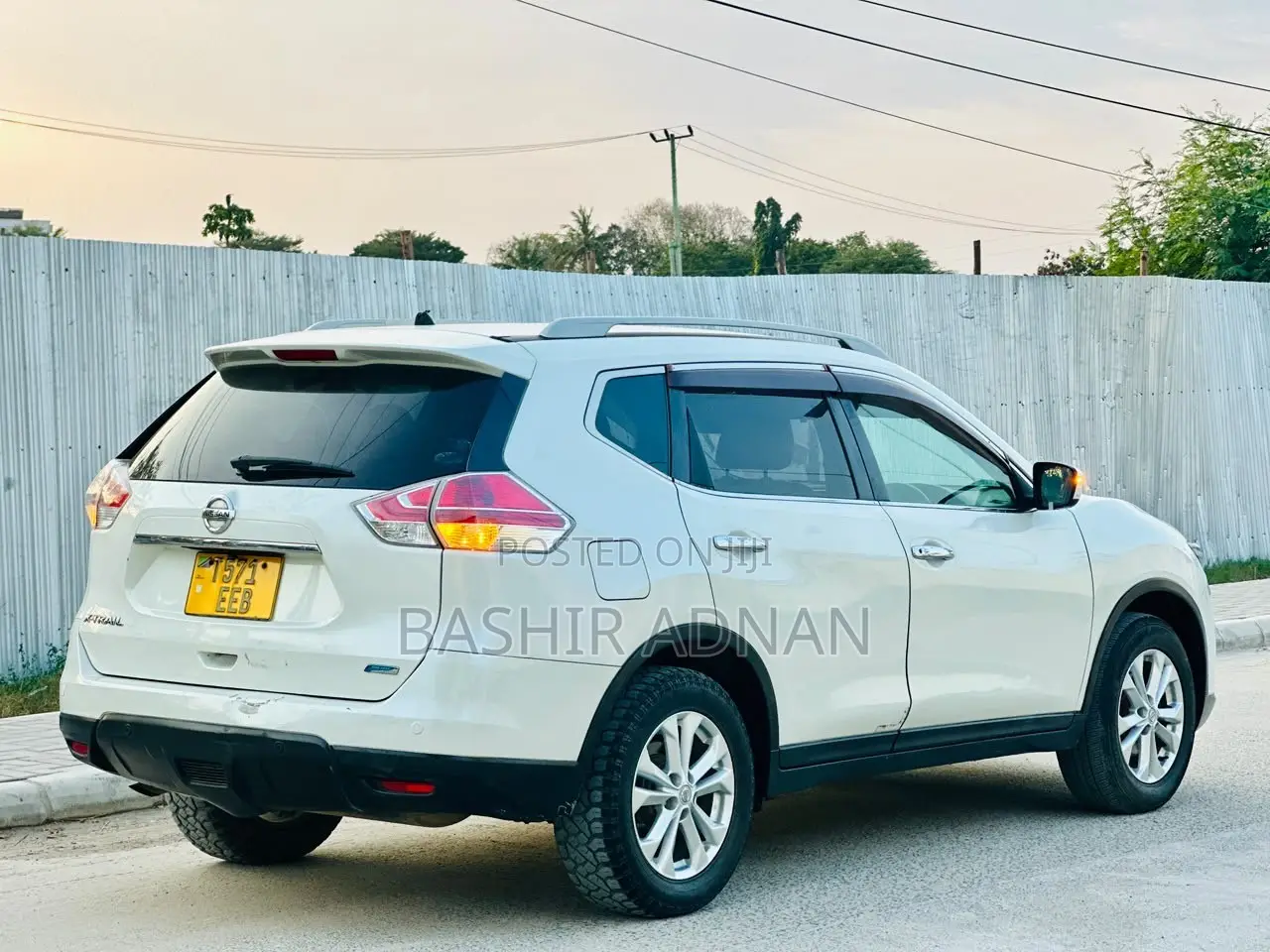 Nissan X-Trail 2.0 Petrol FWD 2013 White