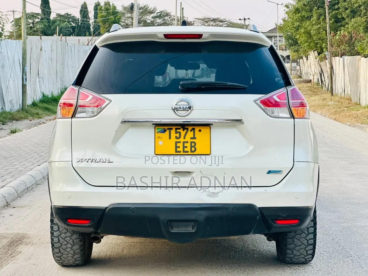 Nissan X-Trail 2.0 Petrol FWD 2013 White