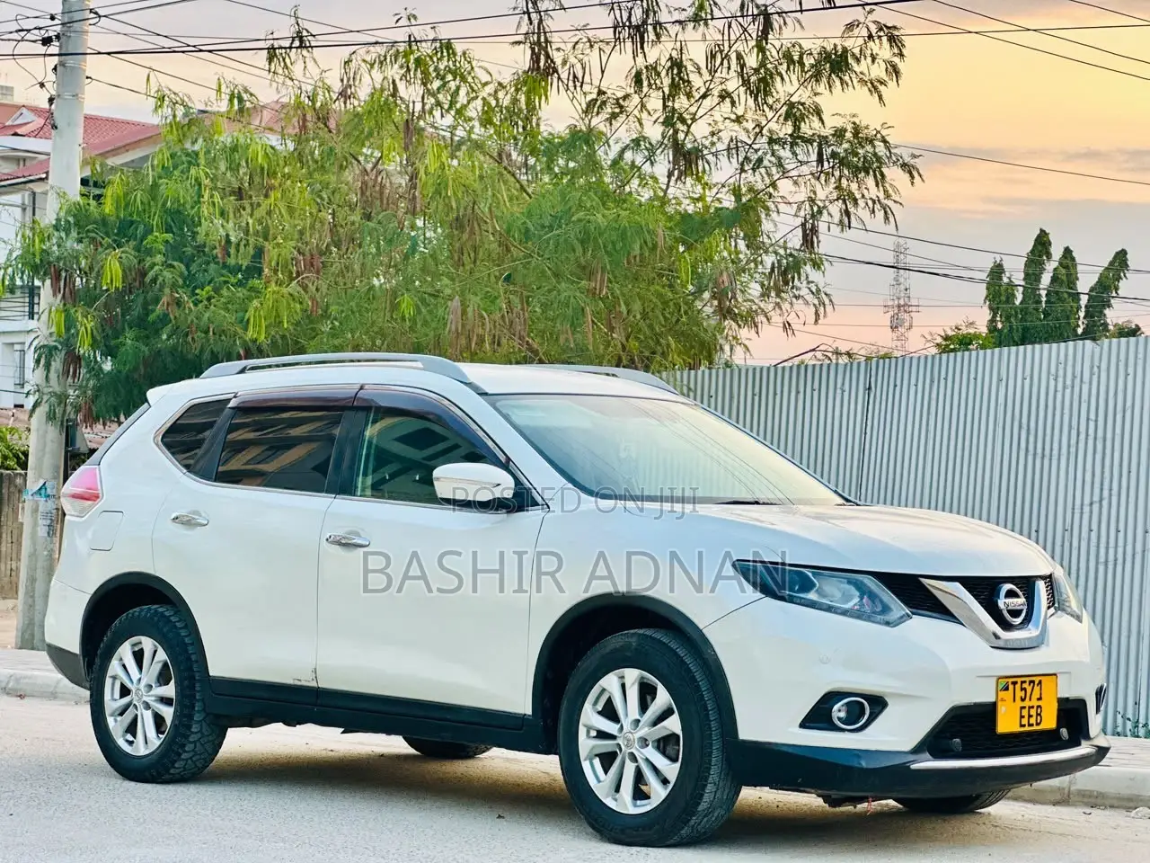Nissan X-Trail 2.0 Petrol FWD 2013 White