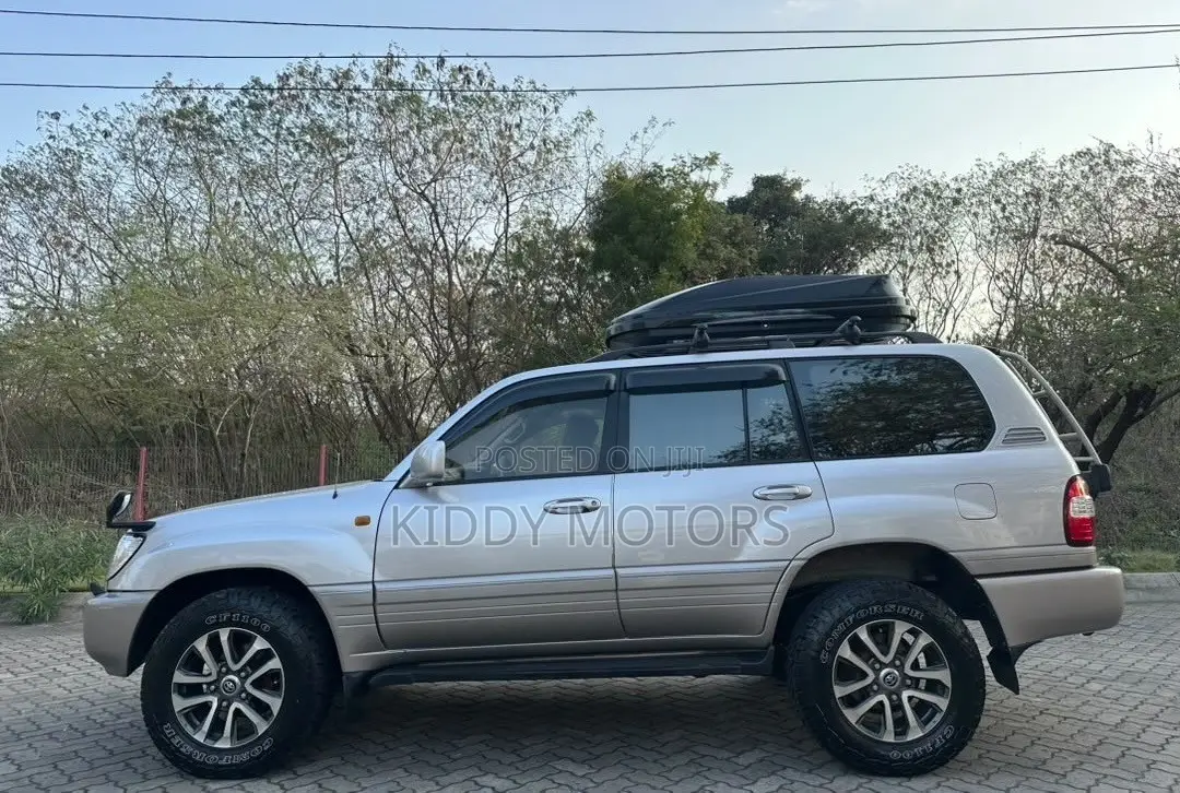 Toyota Land Cruiser 1999 Silver