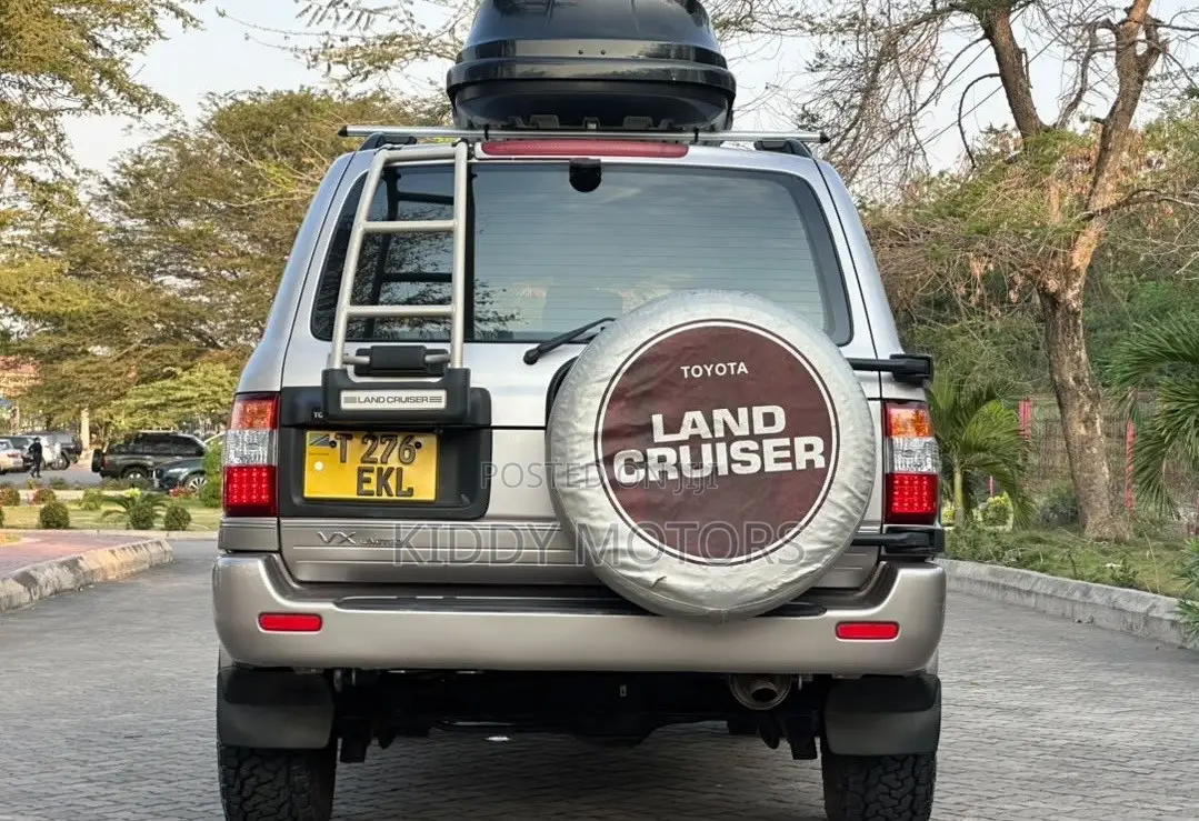 Toyota Land Cruiser 1999 Silver