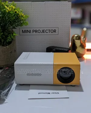 YG-300 Portable LCD Mini Projector