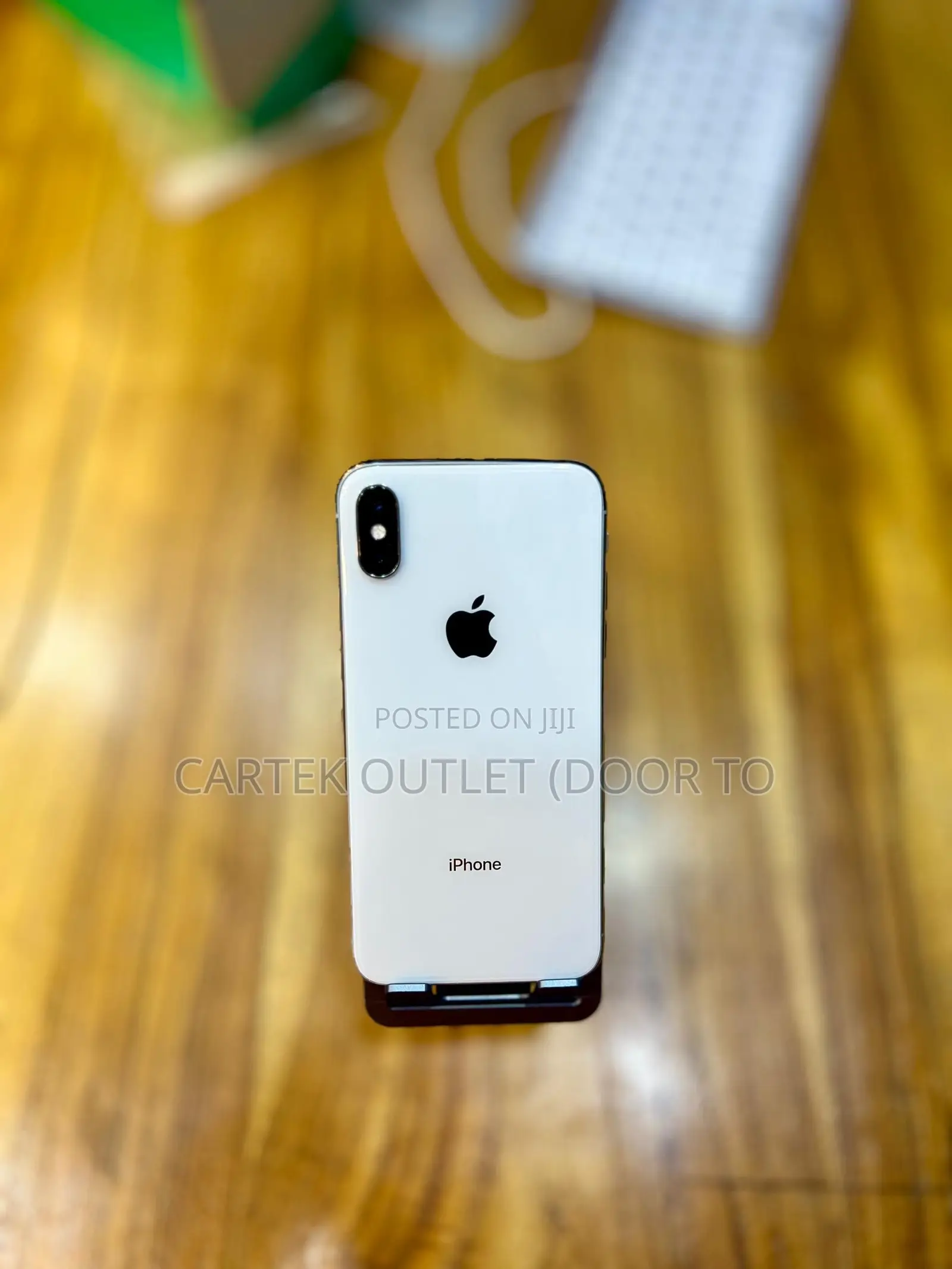 Apple iPhone X 64 GB White