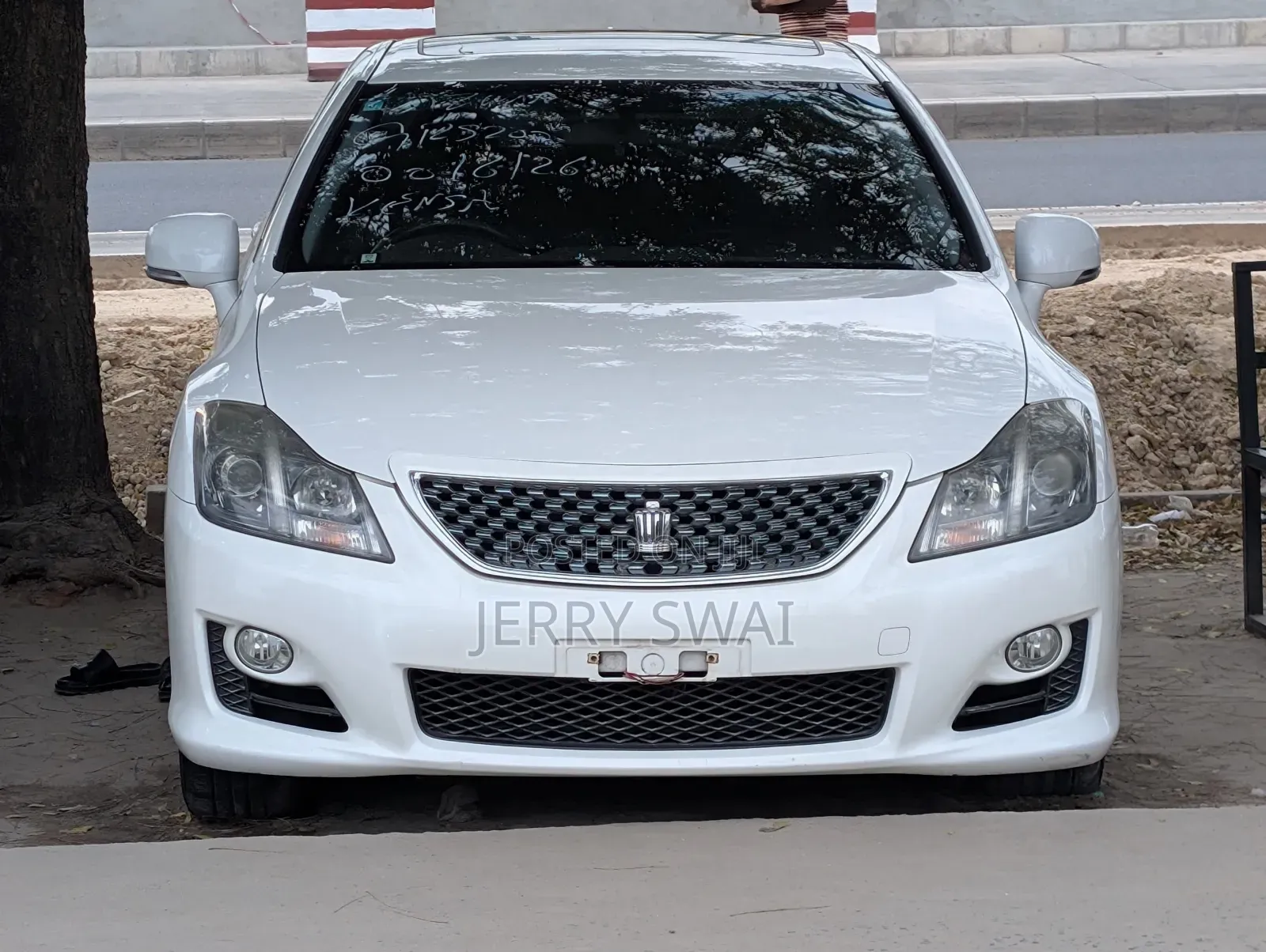 Toyota Crown 2009 White