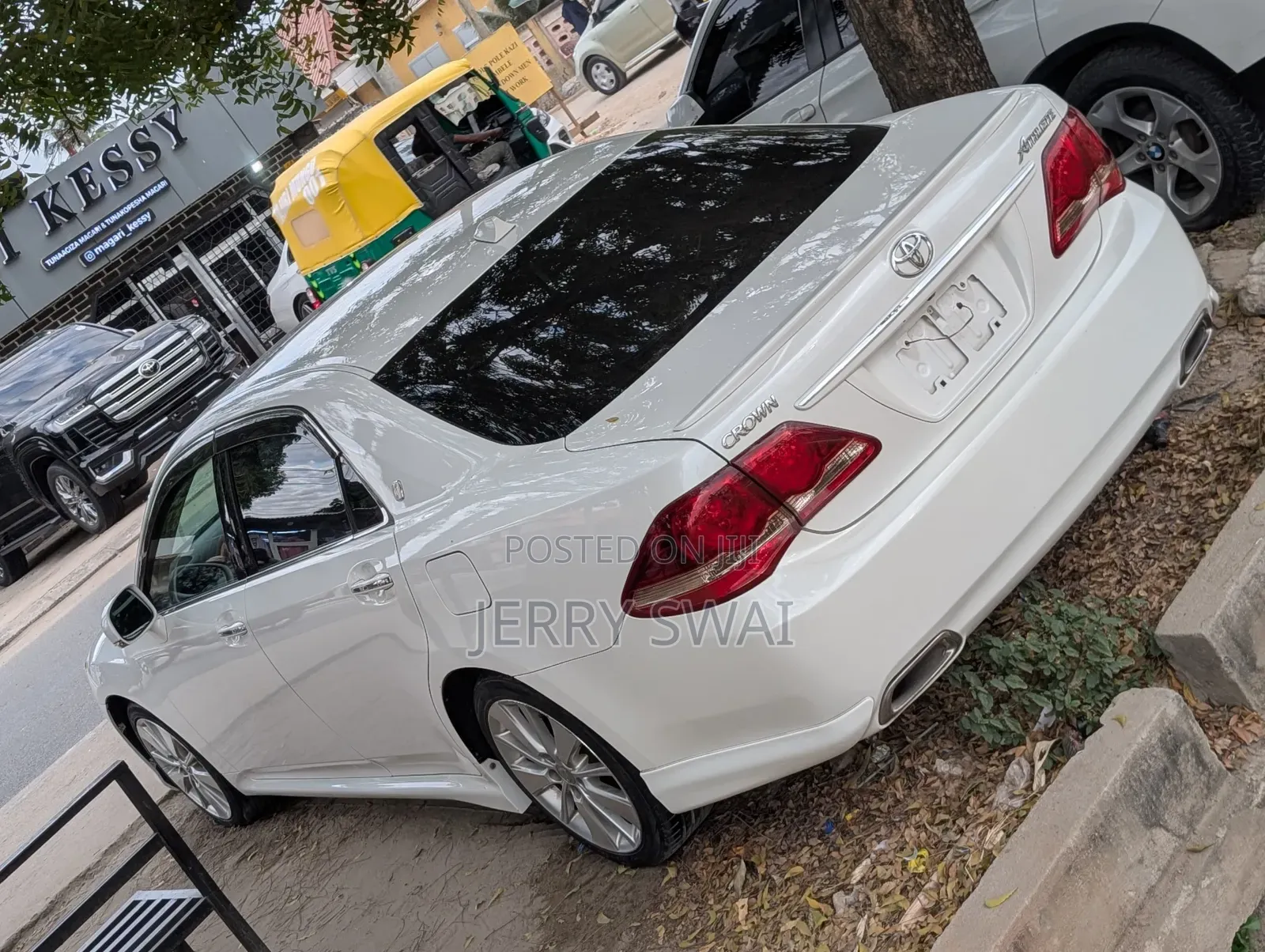 Toyota Crown 2009 White