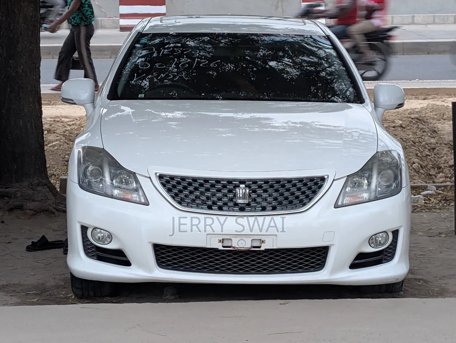 Toyota Crown 2009 White