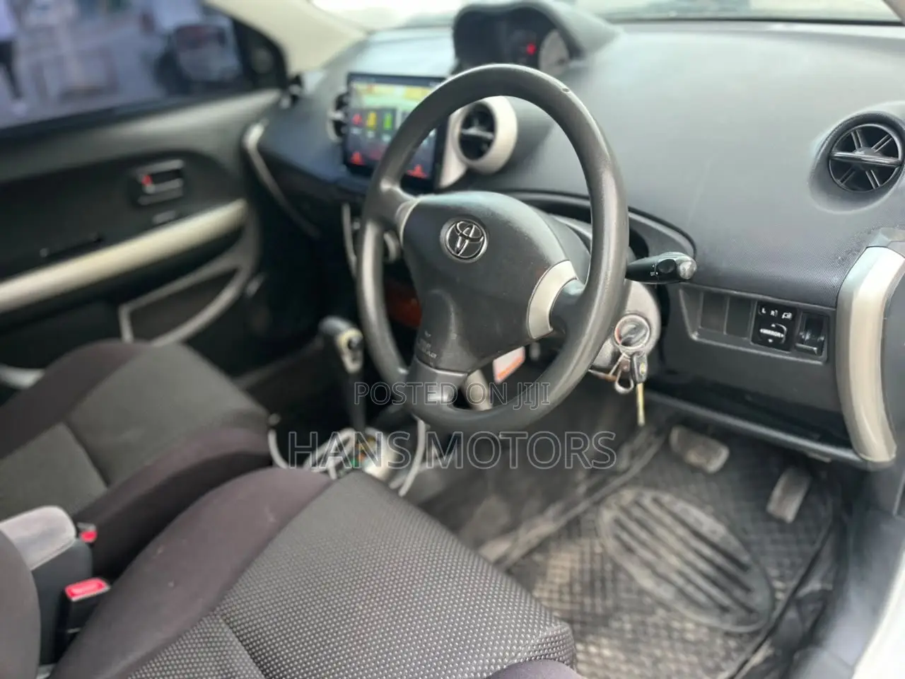 Toyota IST 2004 White