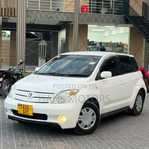 Toyota IST 2004 White