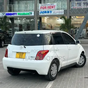 Toyota IST 2004 White