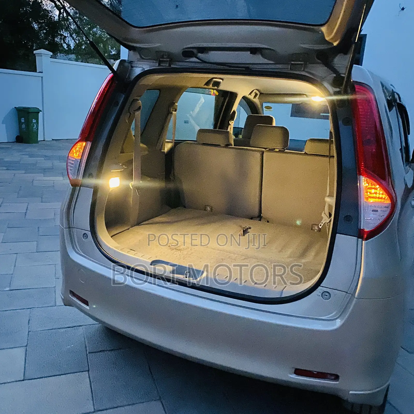 Toyota Passo Sette 2008 Gold