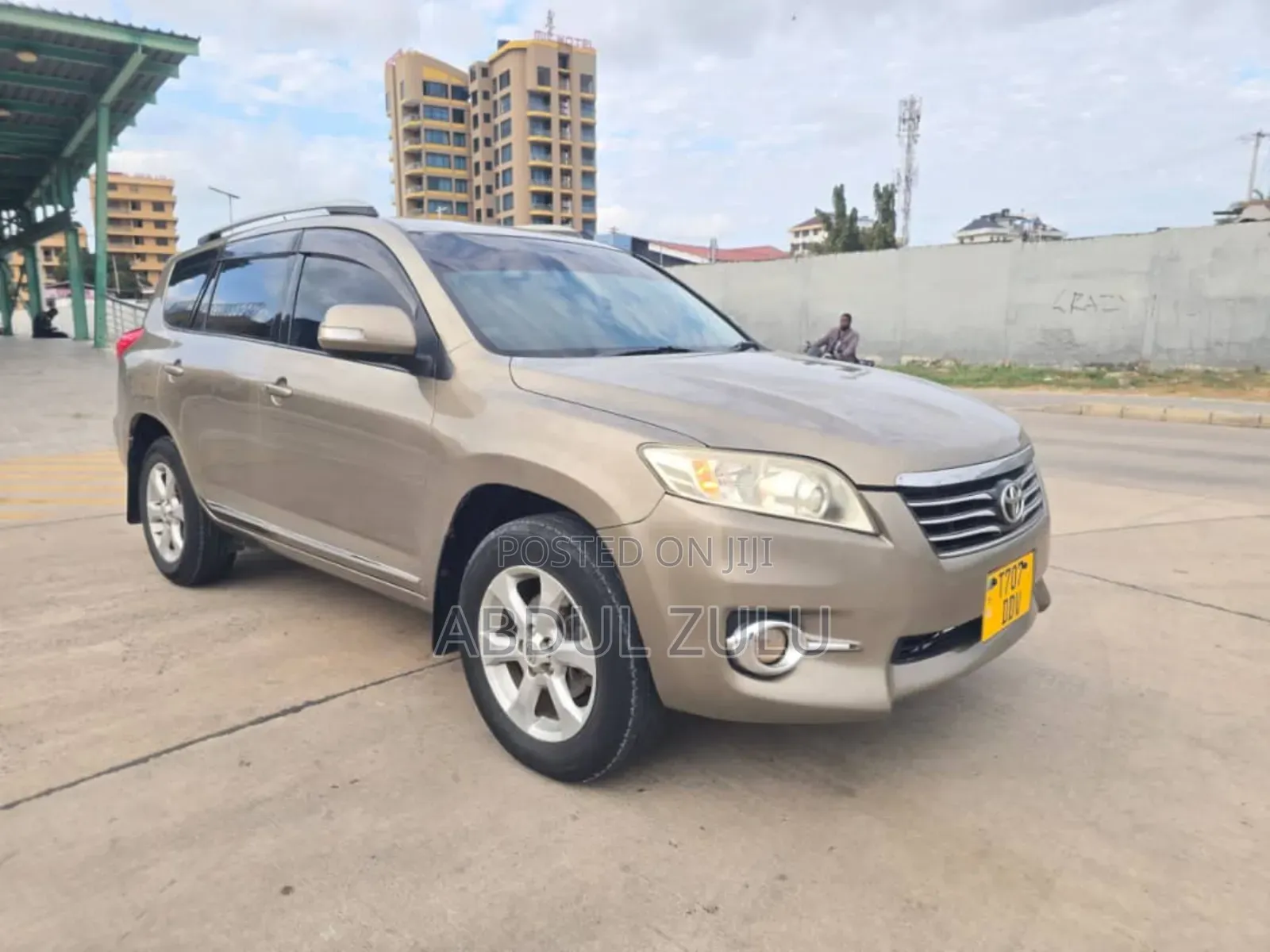 Toyota Vanguard 2010 Gold