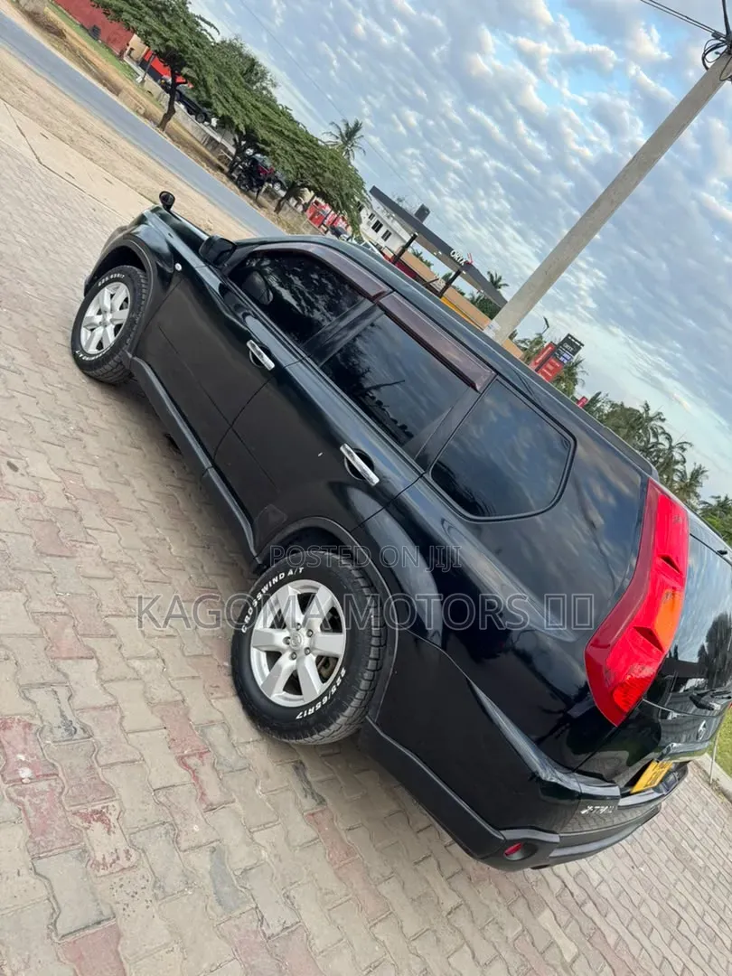 Nissan X-Trail 2010 Black
