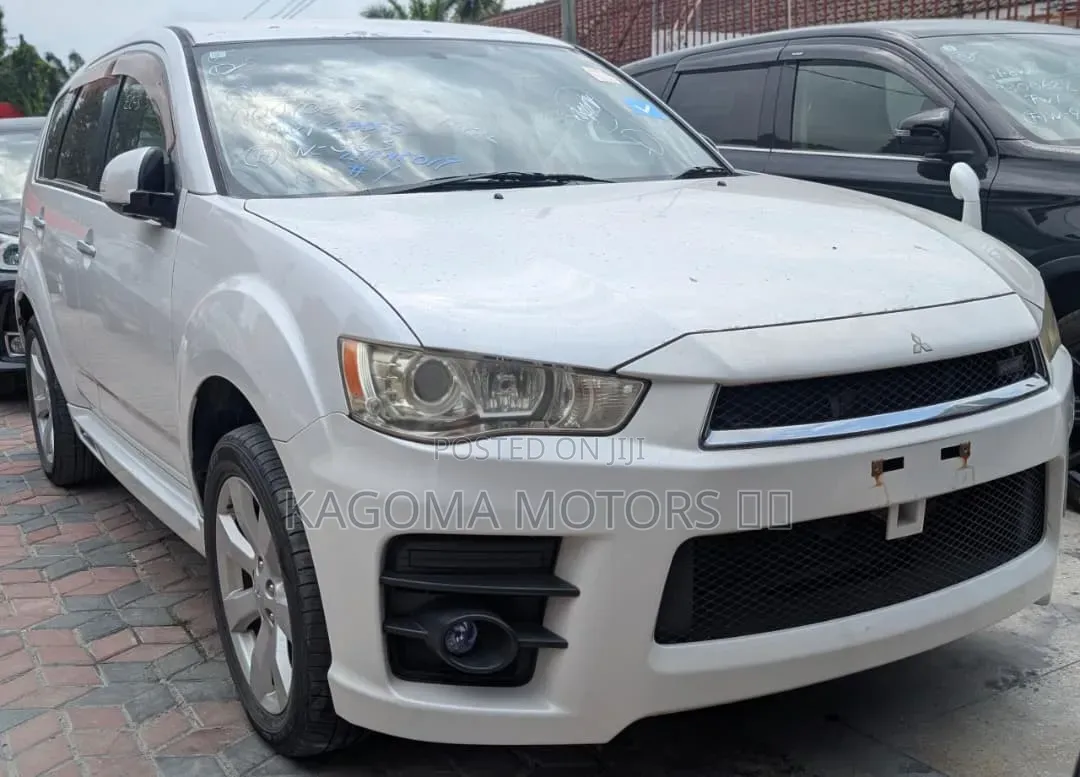 Mitsubishi Outlander 2011 White