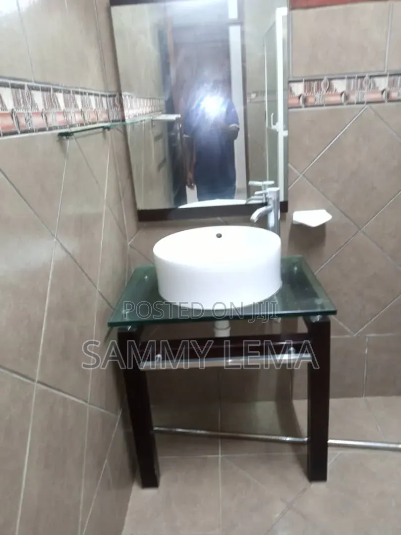 6bdrm Mansion in Sammy Saidy, Njiro for sale
