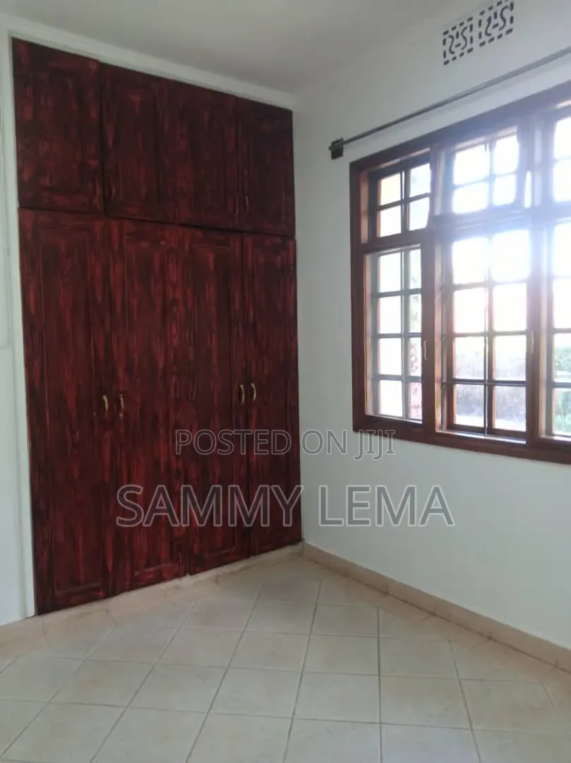 6bdrm Mansion in Sammy Saidy, Njiro for sale