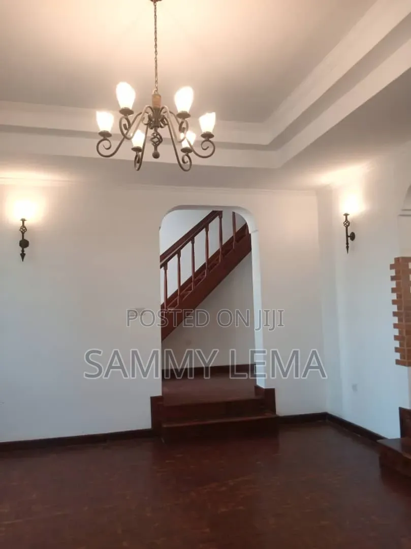 6bdrm Mansion in Sammy Saidy, Njiro for sale