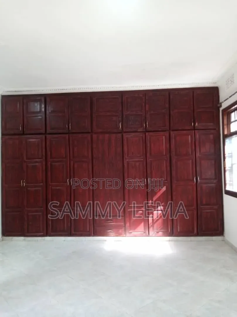 6bdrm Mansion in Sammy Saidy, Njiro for sale