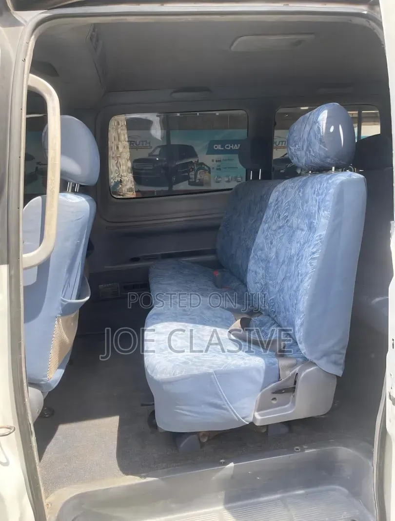 Toyota Noah 2001 Silver