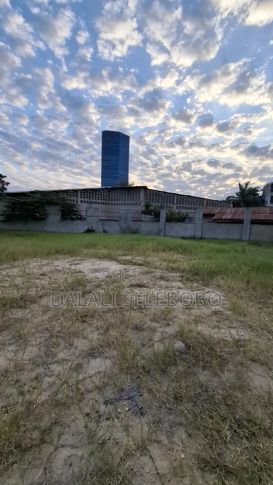 Yard Garage Near by Mliman Cty Mall