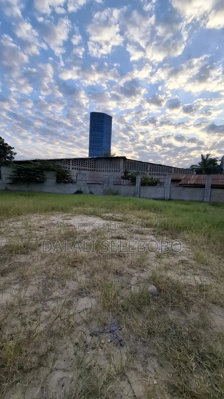 Yard Garage Near by Mliman Cty Mall