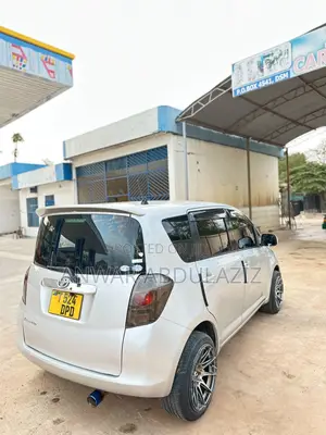 Toyota Ractis 1.5 AWD 2006 Silver