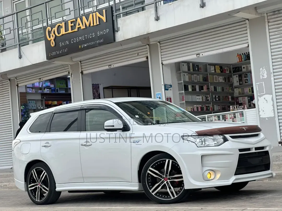 Mitsubishi Outlander 2013 White
