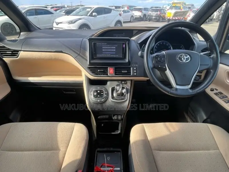 Toyota Noah 2014 Beige