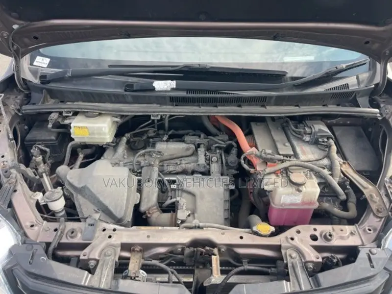 Toyota Noah 2014 Beige