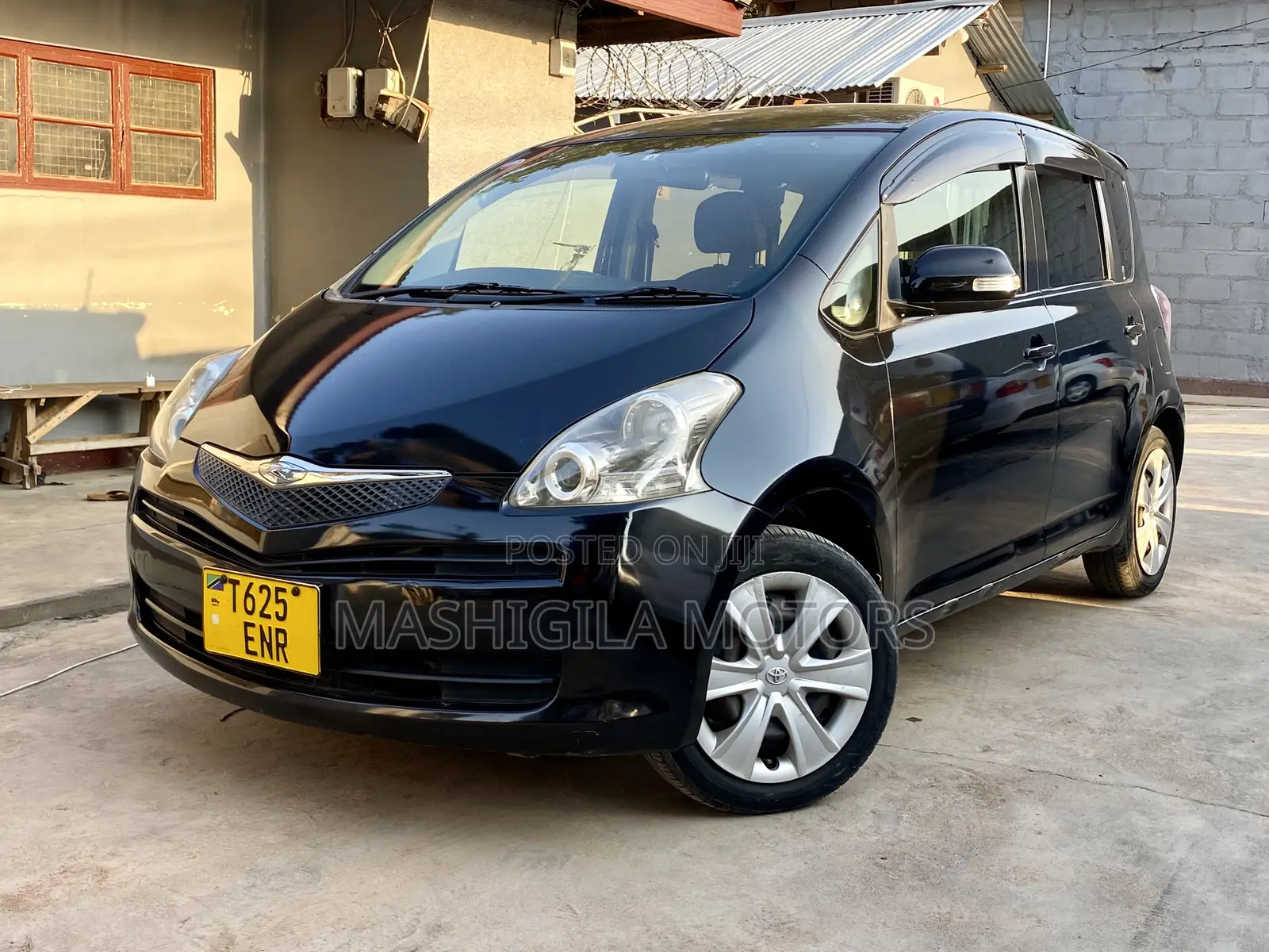 Toyota Ractis 2006 Black