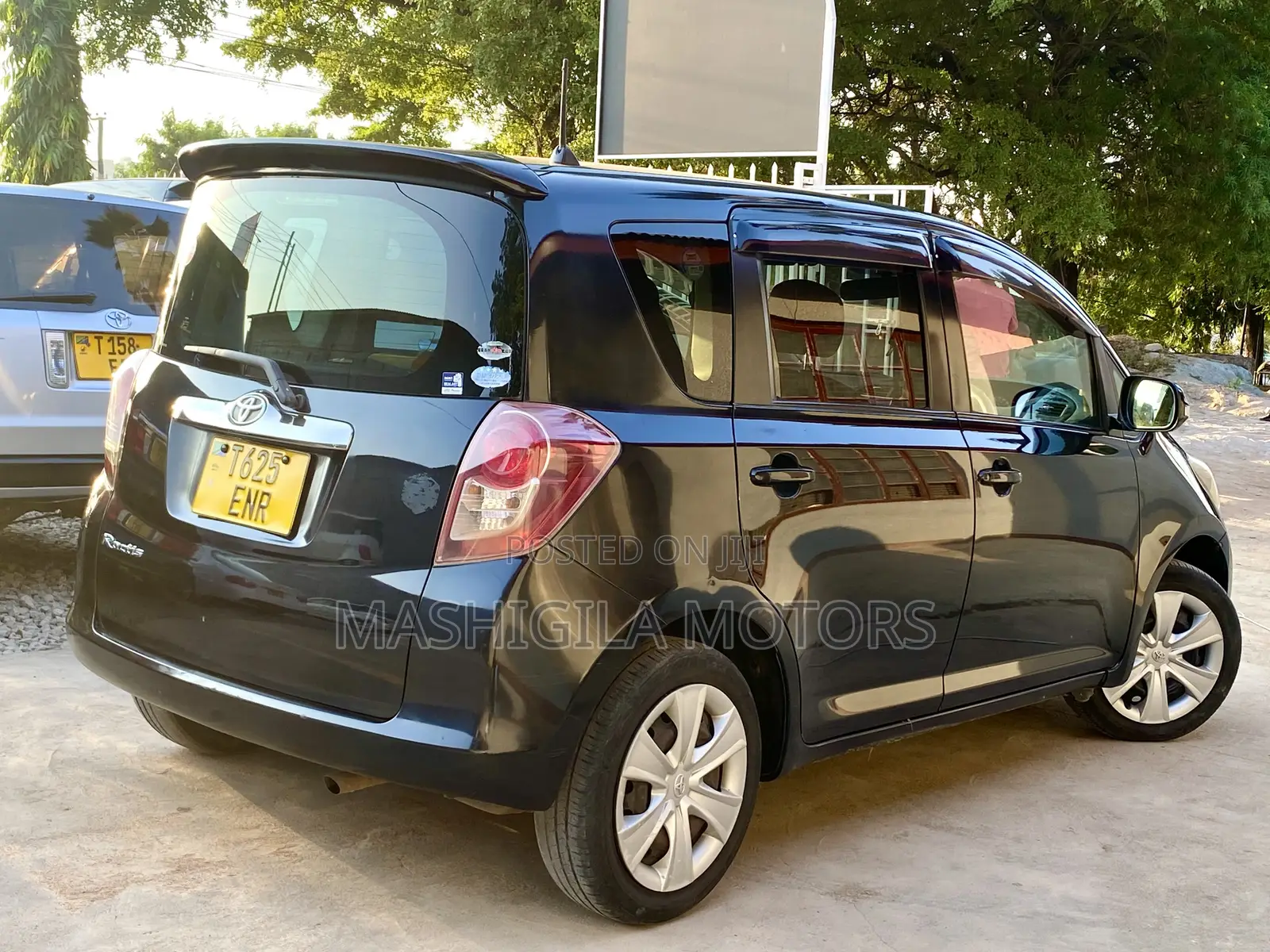 Toyota Ractis 2006 Black
