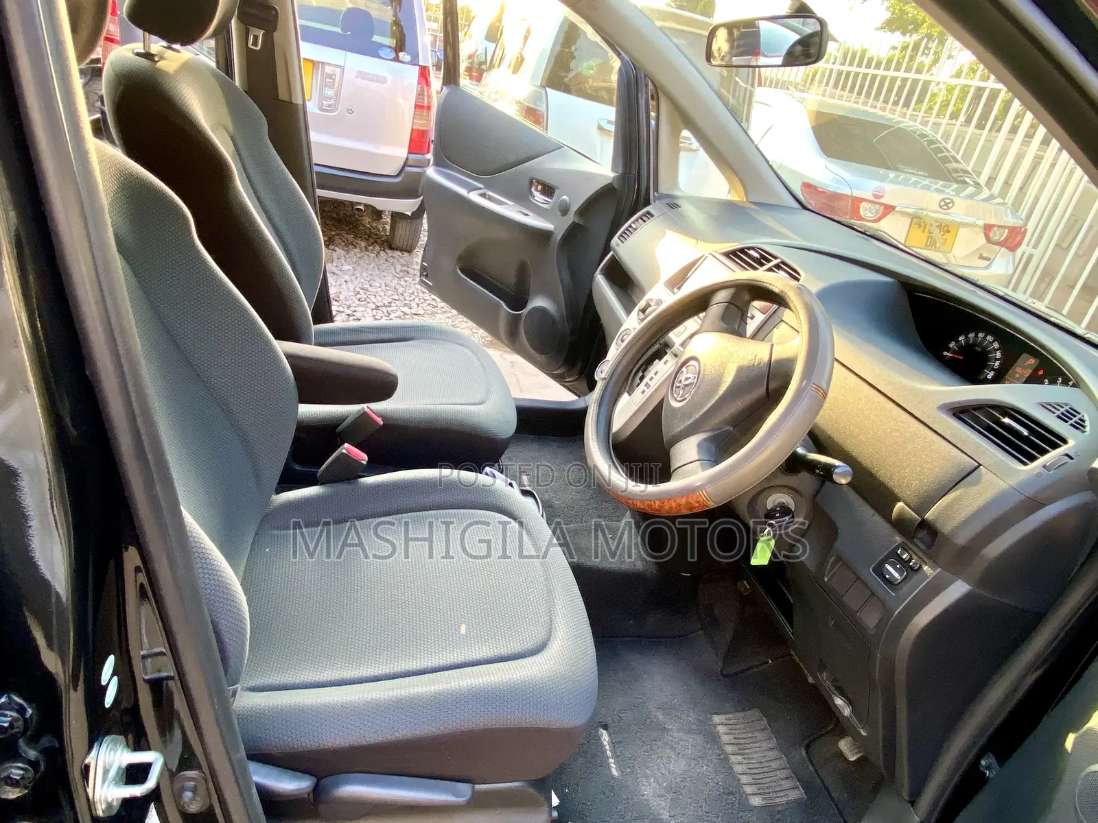 Toyota Ractis 2006 Black
