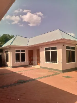 5bdrm House in Mwananyamala for rent