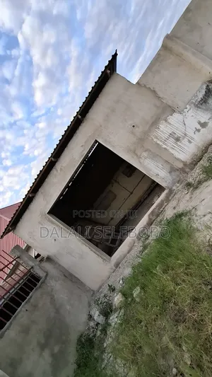 Privatte Show Room (Yard) Mliman Cty Area