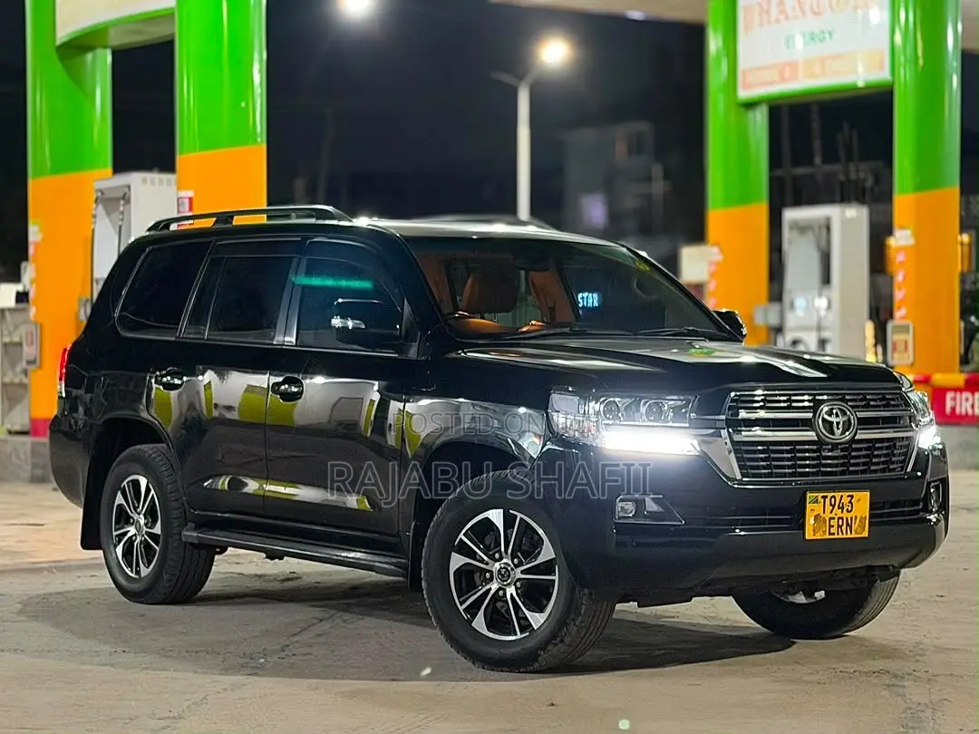 Toyota Land Cruiser 2010 Black