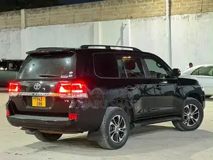 Toyota Land Cruiser 2010 Black