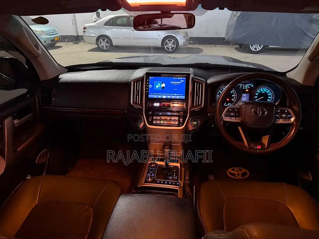 Toyota Land Cruiser 2010 Black