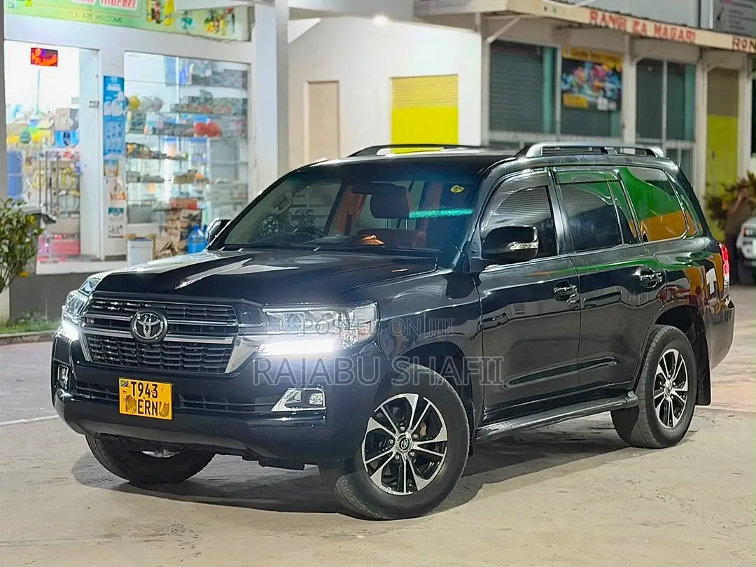 Toyota Land Cruiser 2010 Black